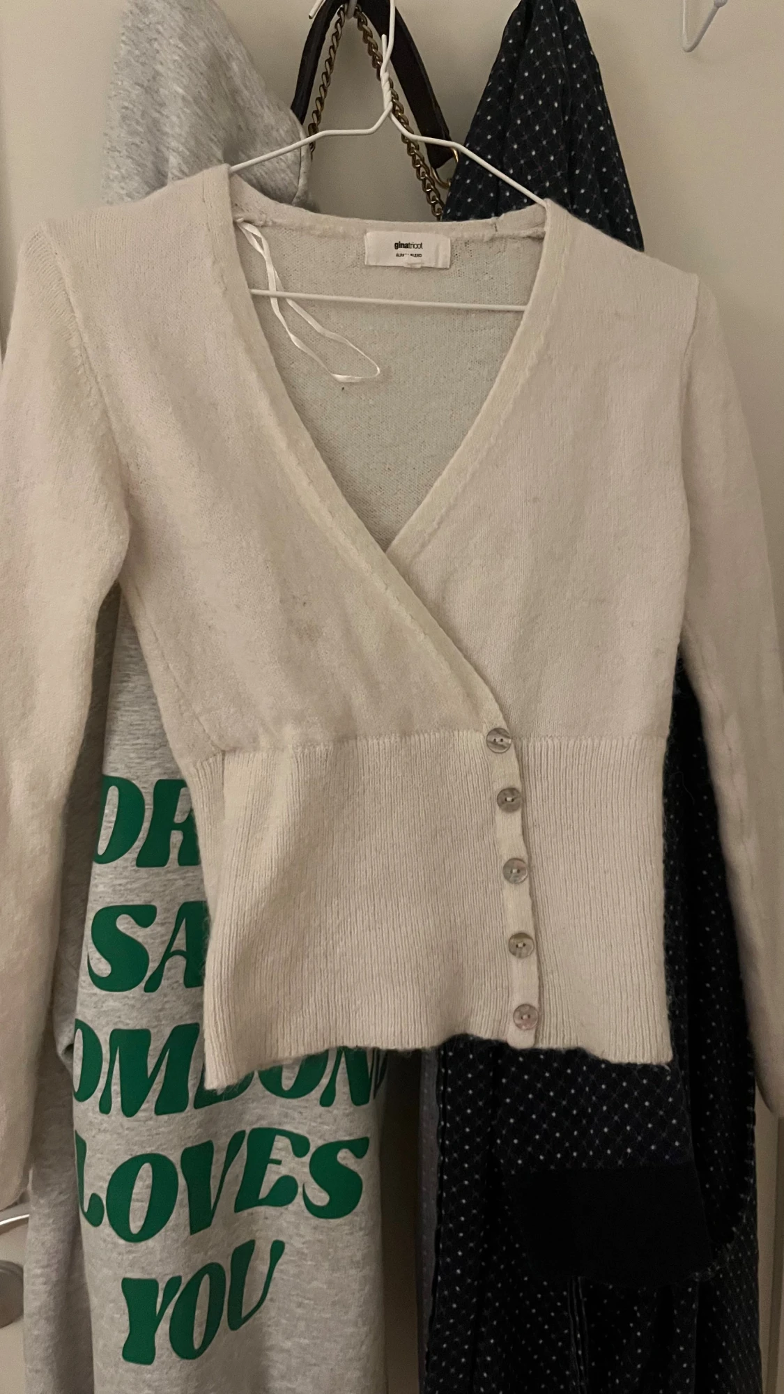 Krämvit omlottkofta från Gina Tricot - 4