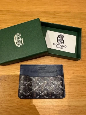 Marin blå kort hållare  - Helt ny 