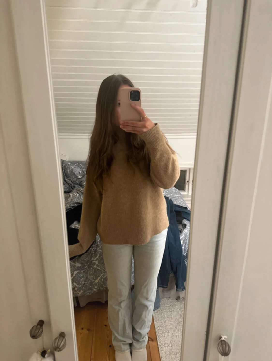 Ljusblå raka jeans med låg midja