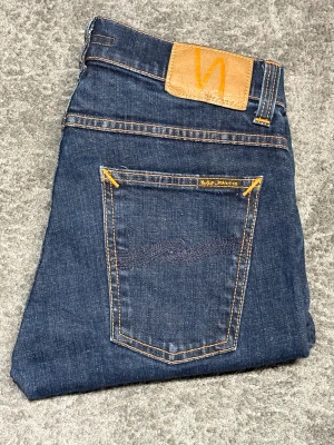 Mörkblå Nudie Jeans - Mörkblåa Nudie Jeans||Skick 9/10||Storlek 29/30||Modell Tight Terrry||Skriv vid minsta intresse ||