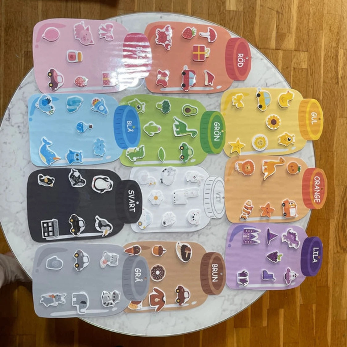 Färglära med klistermärken ( 11 styckna)