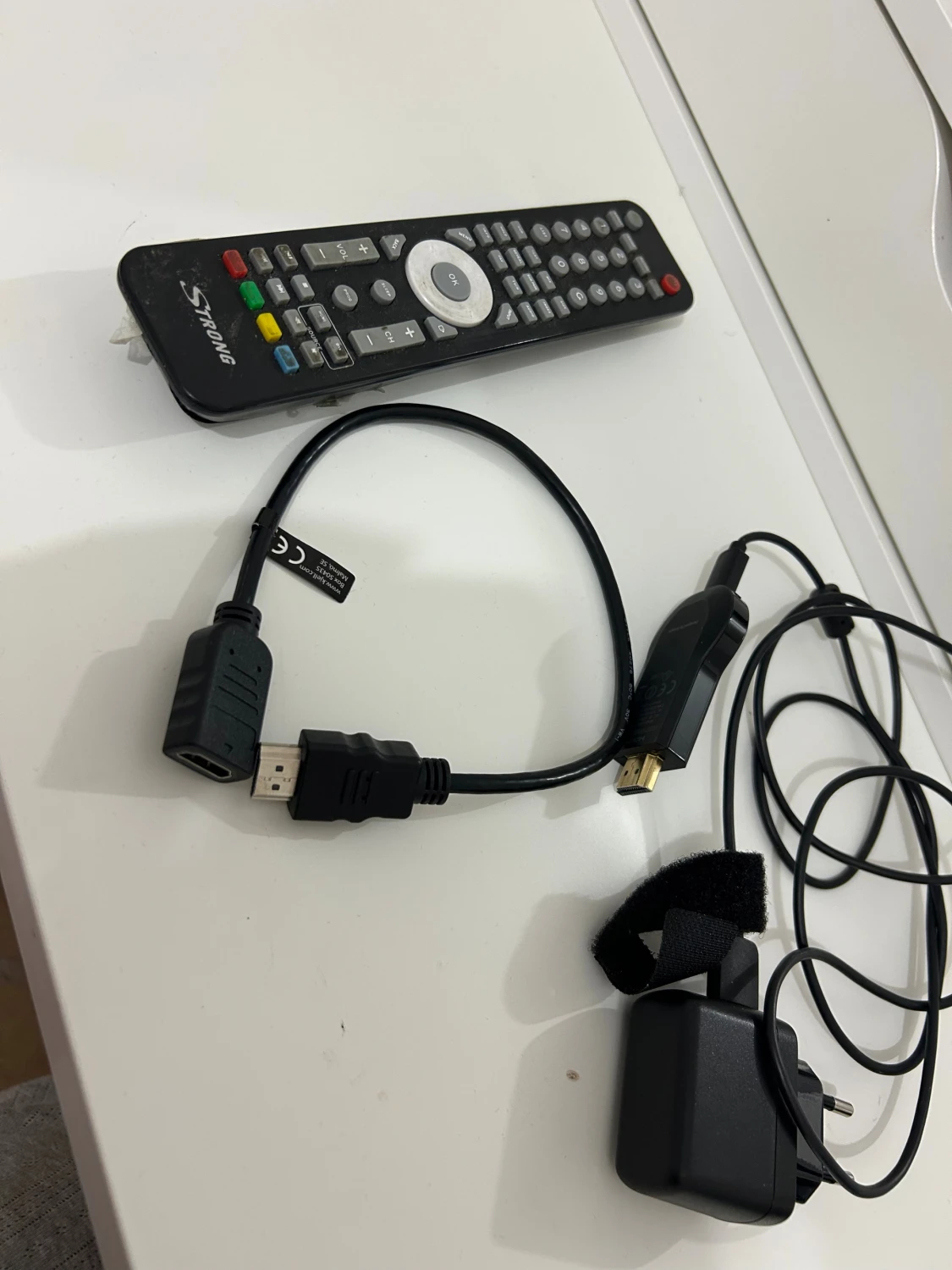 Strong TV med fjärrkontroll och Chromecast  - 1