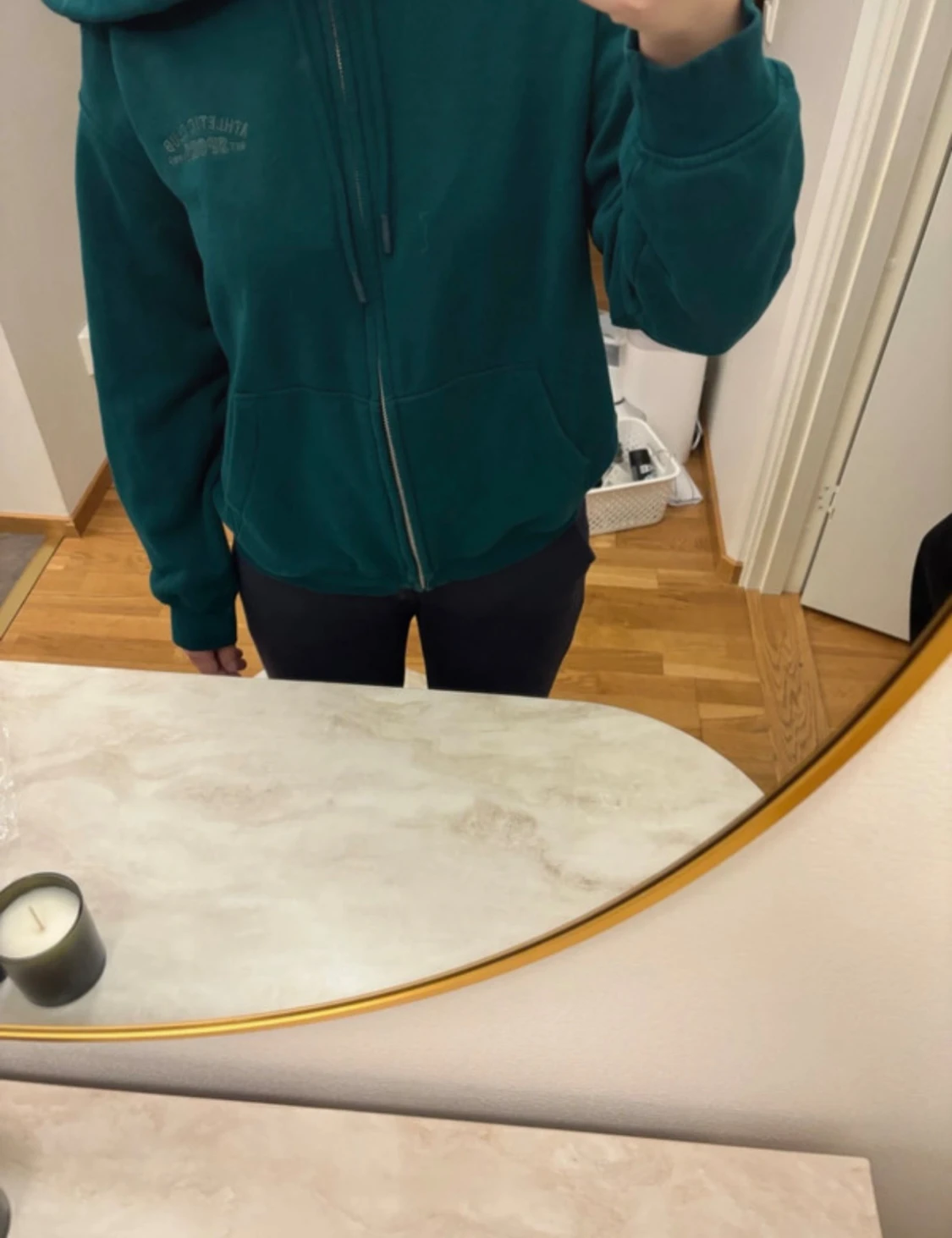 Mörkgrön hoodie med dragkedja Divided