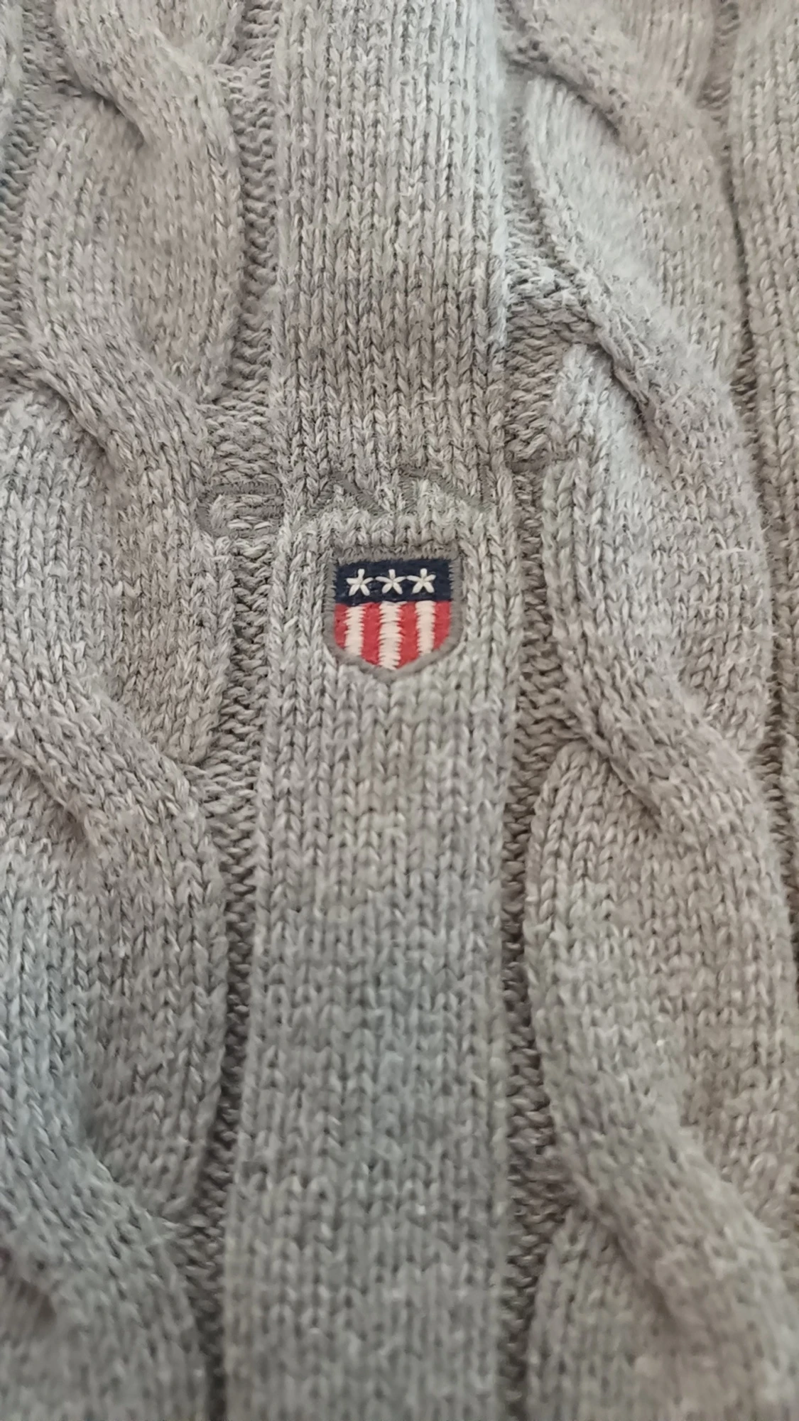 Grå kabelstickad tröja från GANT - 1