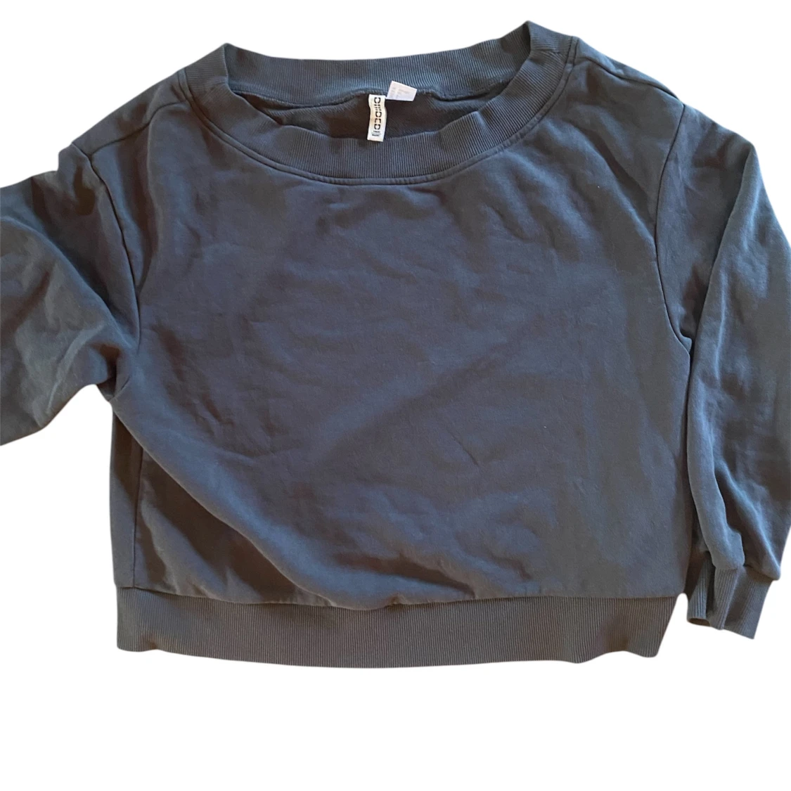 Grå off shoulder tröja