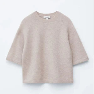 & other stories stickad t-shirt - Supersnygg stickad beige t-shirt från & other stories i strl xs😍 Nypris 790