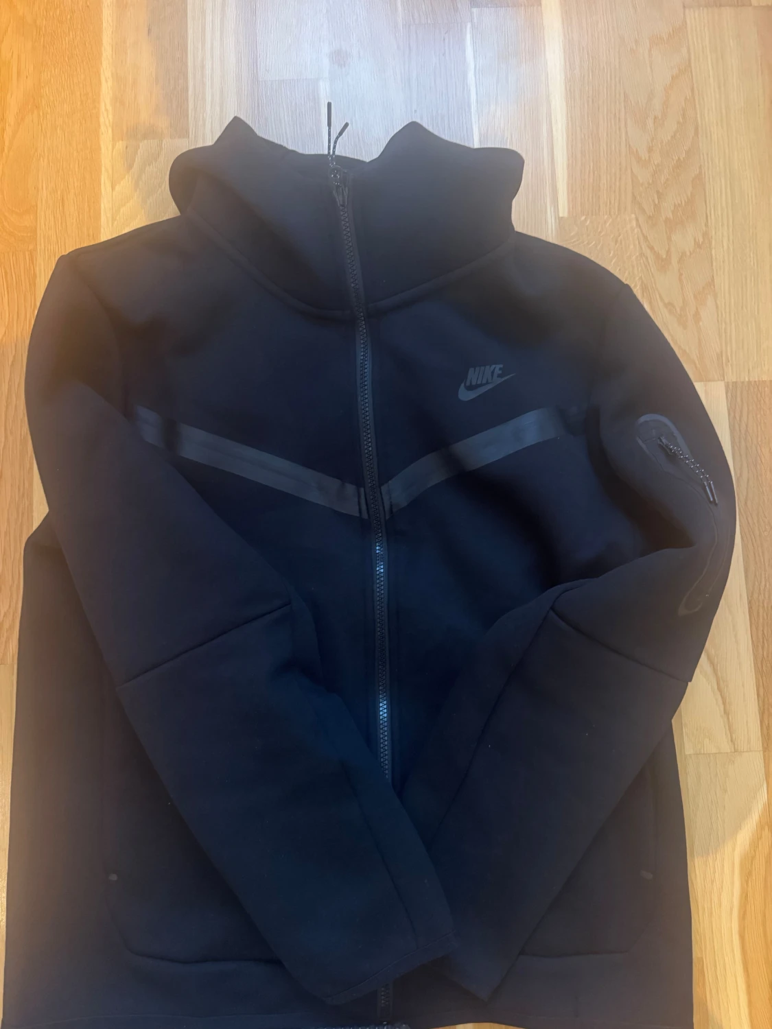 Svart Nike Tech Fleece jacka - 1