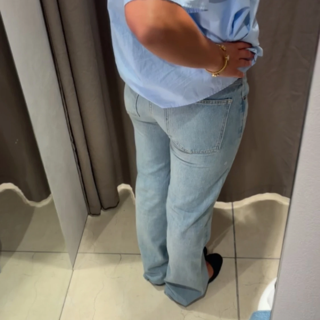 Ljusblå raka jeans från Zara  - 1