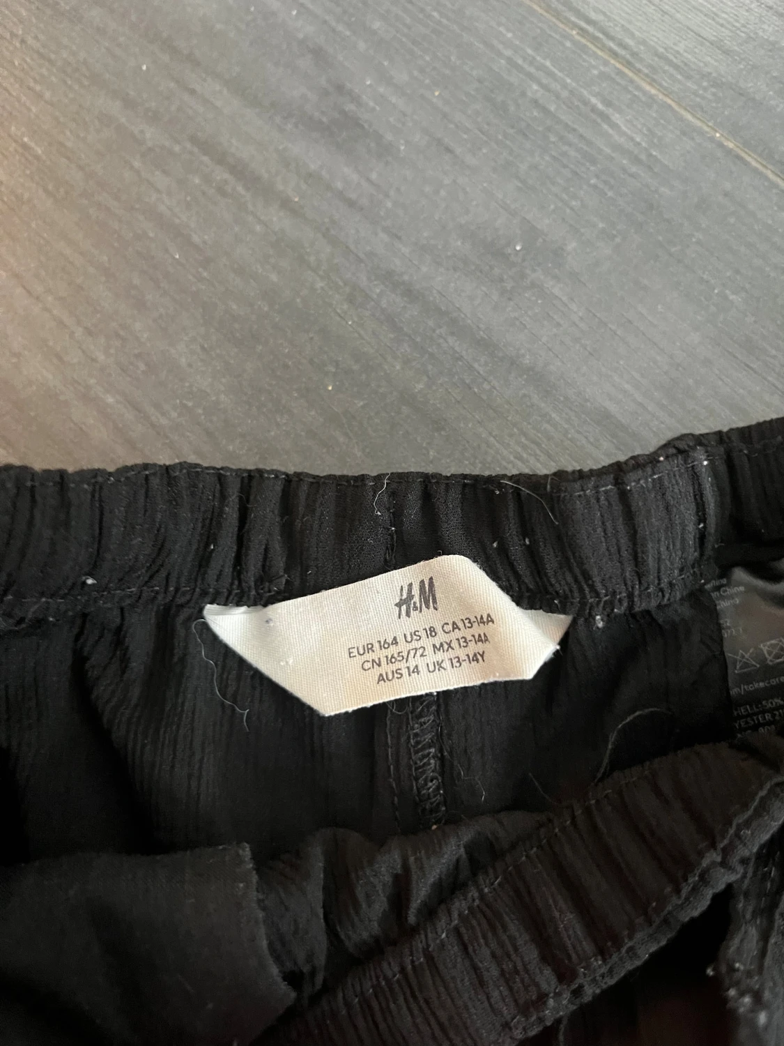 Svarta mjukisbyxor från H&M - 1