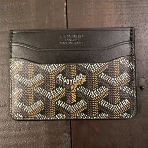 Svart korthållare - Ny. Låda medföljes.