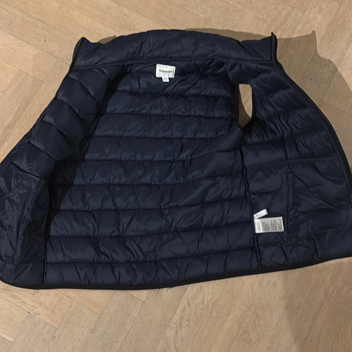 Mörkblå dunväst från Kappahl - 2