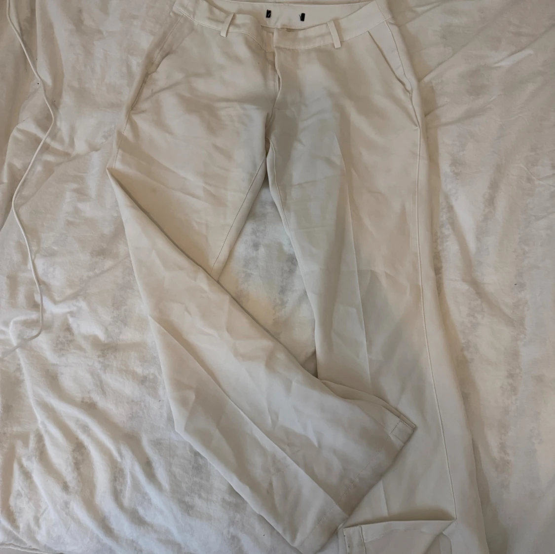 Vita kostymbyxor  - 1