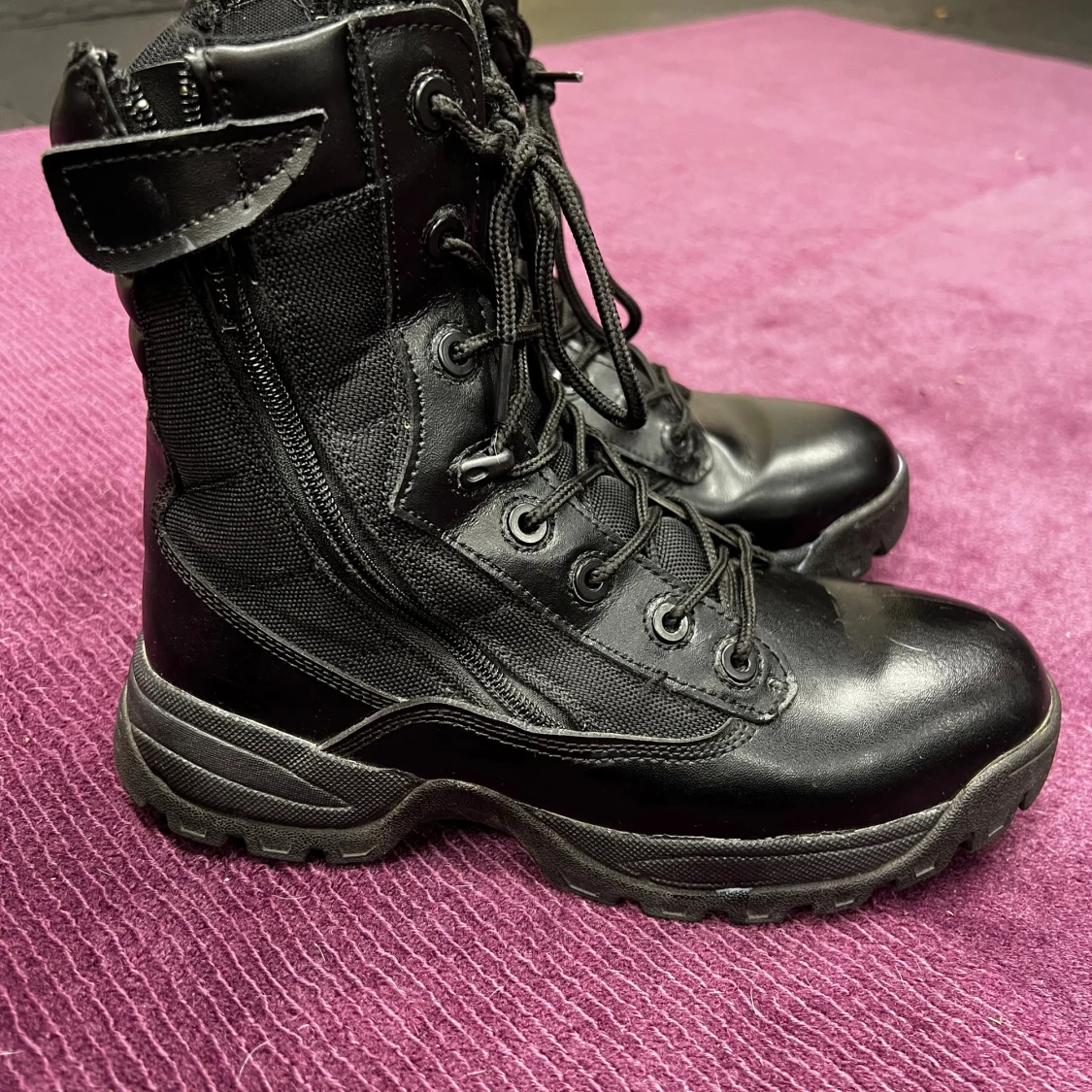 Svarta Mil-Tec kängor strl 42