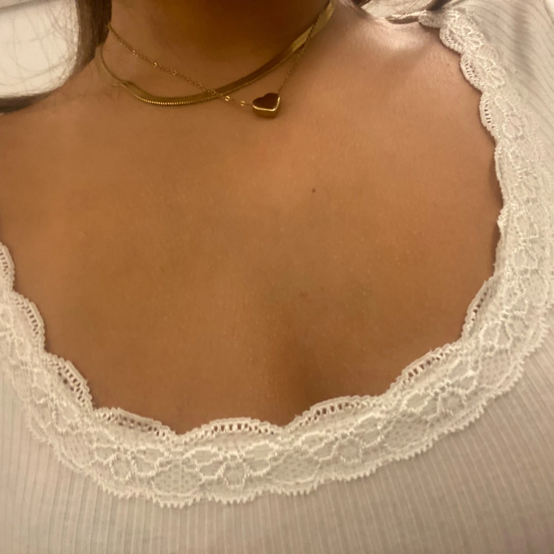 Långärmad vit tröja med spets kant  - 3