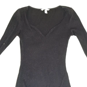 Ur ringad topp - Passar perfekt till vardagen eller festtillfällen, kommer ej till användning 