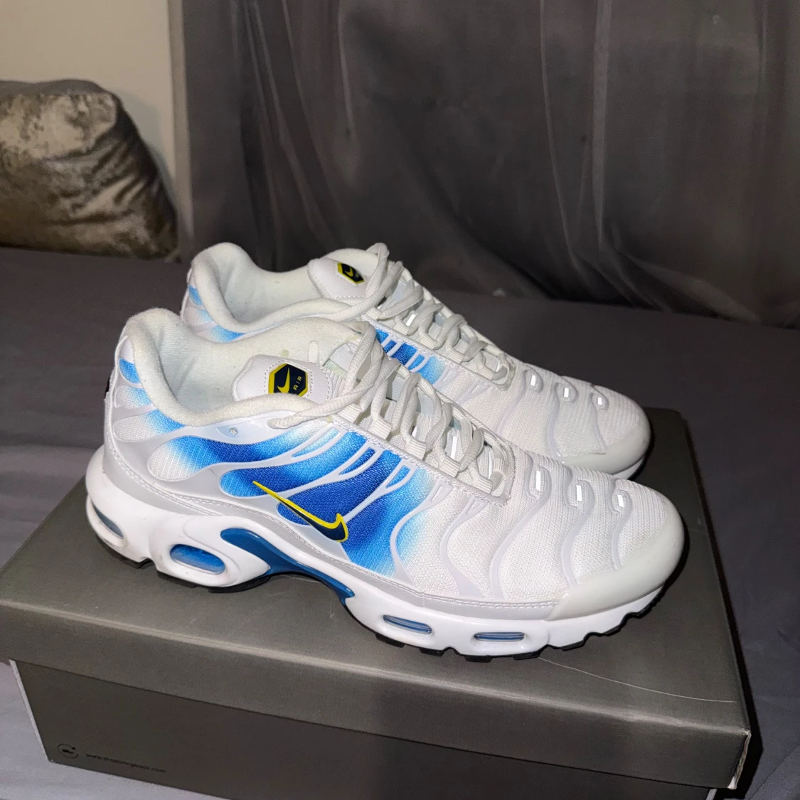 Nike Air Max Plus vita/blå sneakers - 2