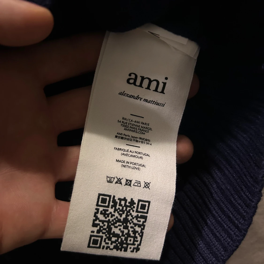 Marinblå stickad tröja från Ami - 2