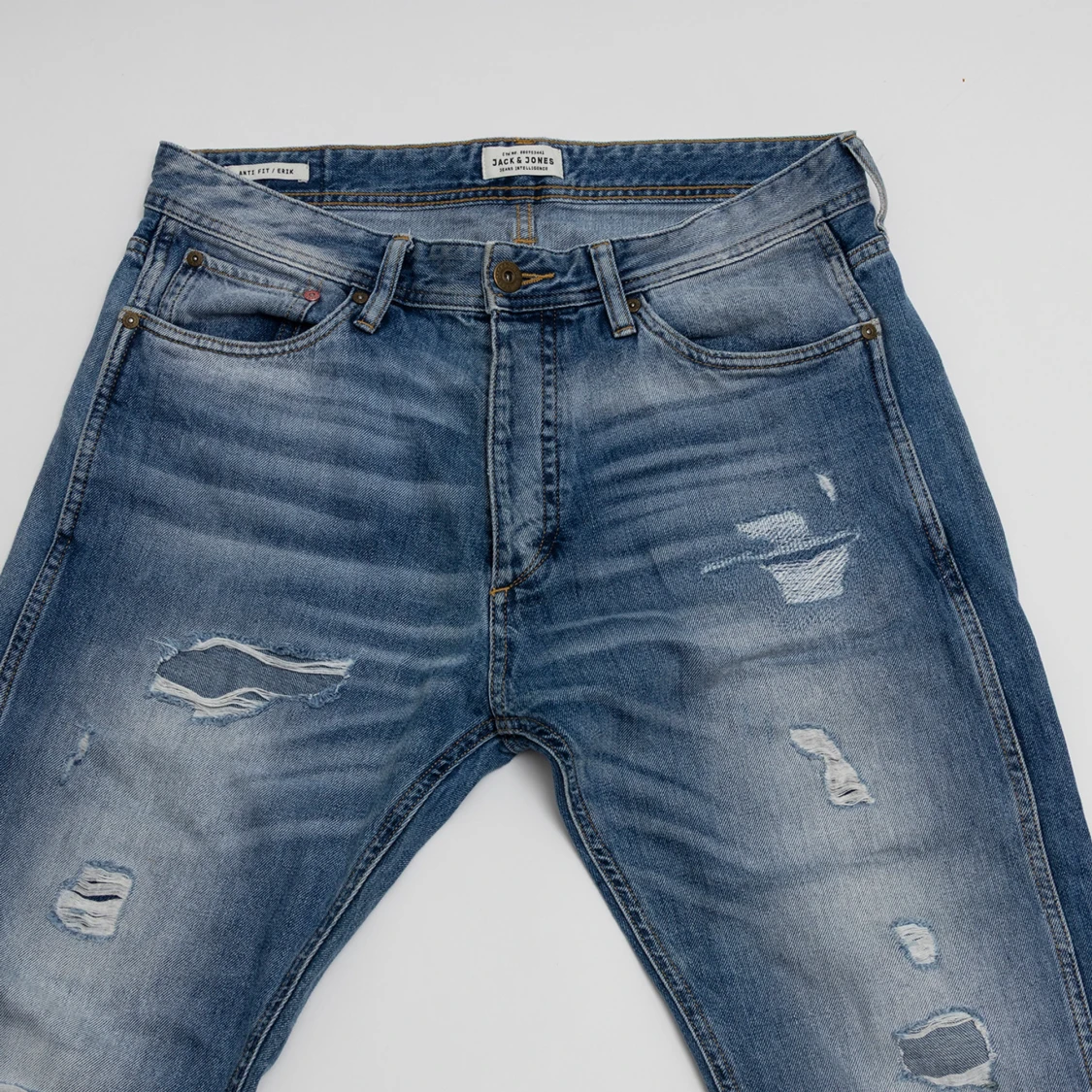 Jack and Jones jeans med slitningar  - 2