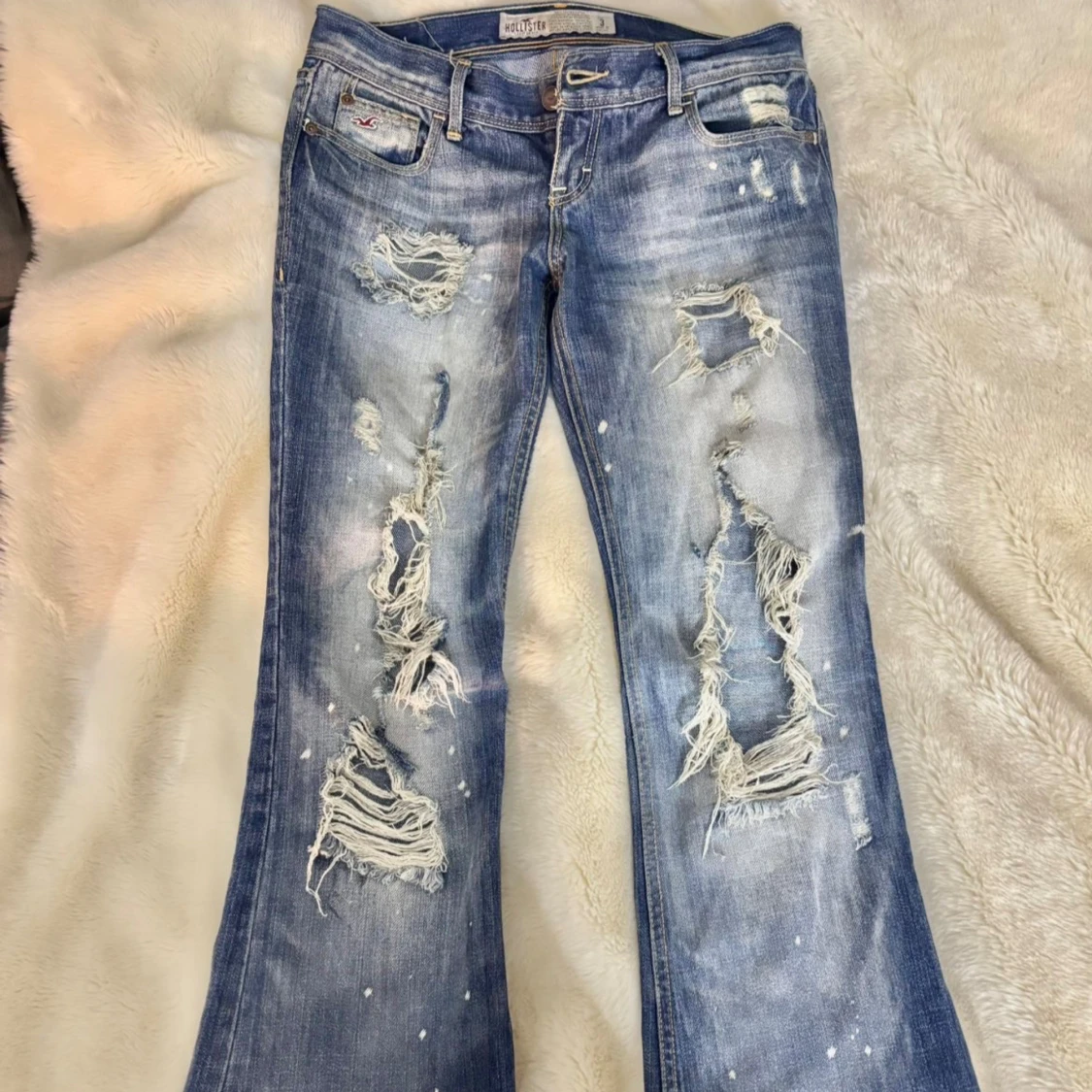Blå bootcut jeans från Hollister