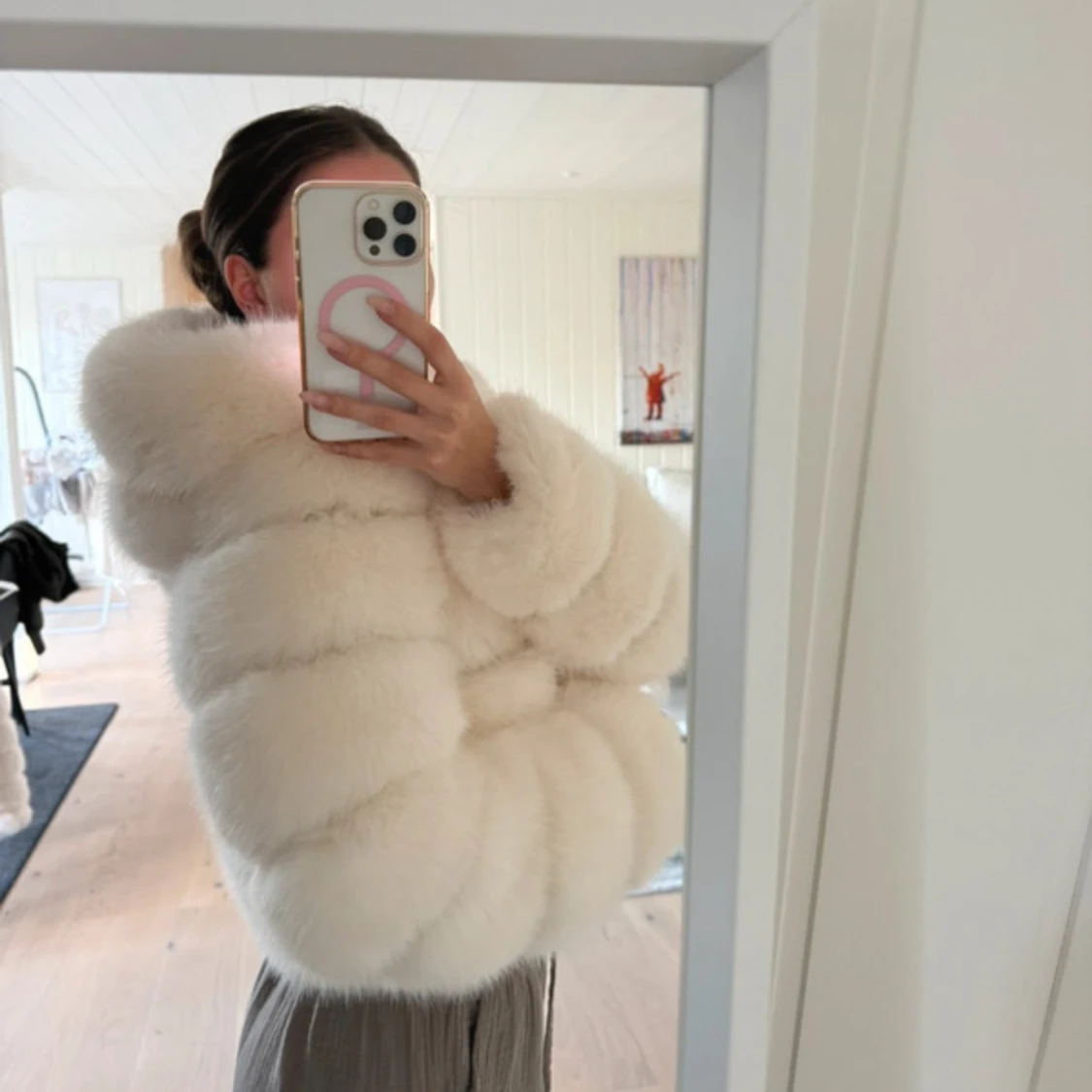 Fluffig vit pälsjacka med huva - 1