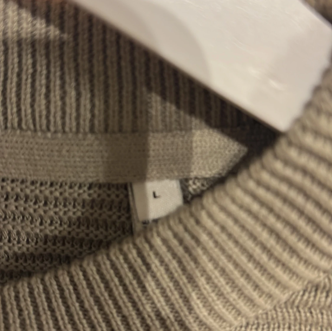 Randig beige stickad tröja från Solid - 3