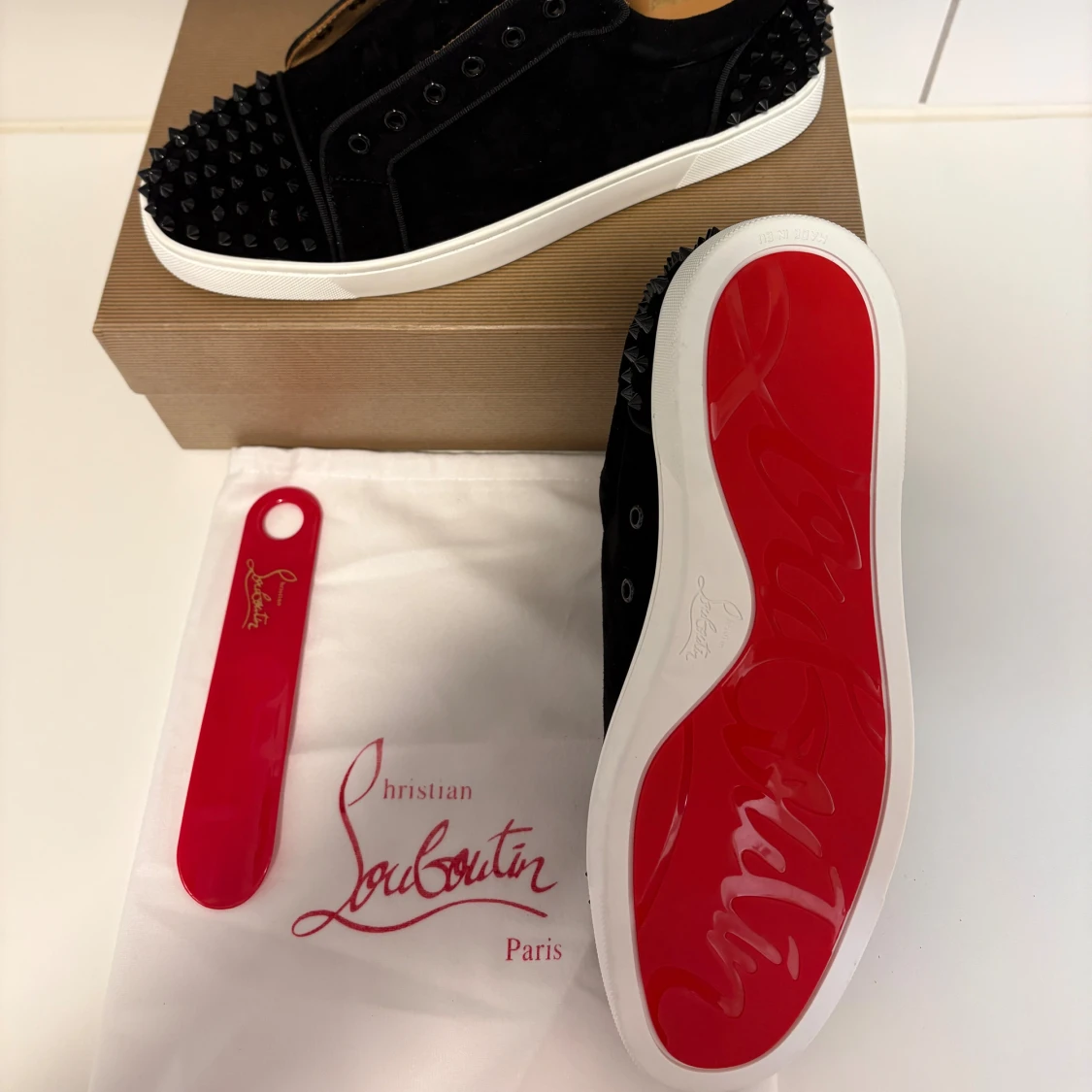 Christian Louboutin svarta sneakers med nitar - 2