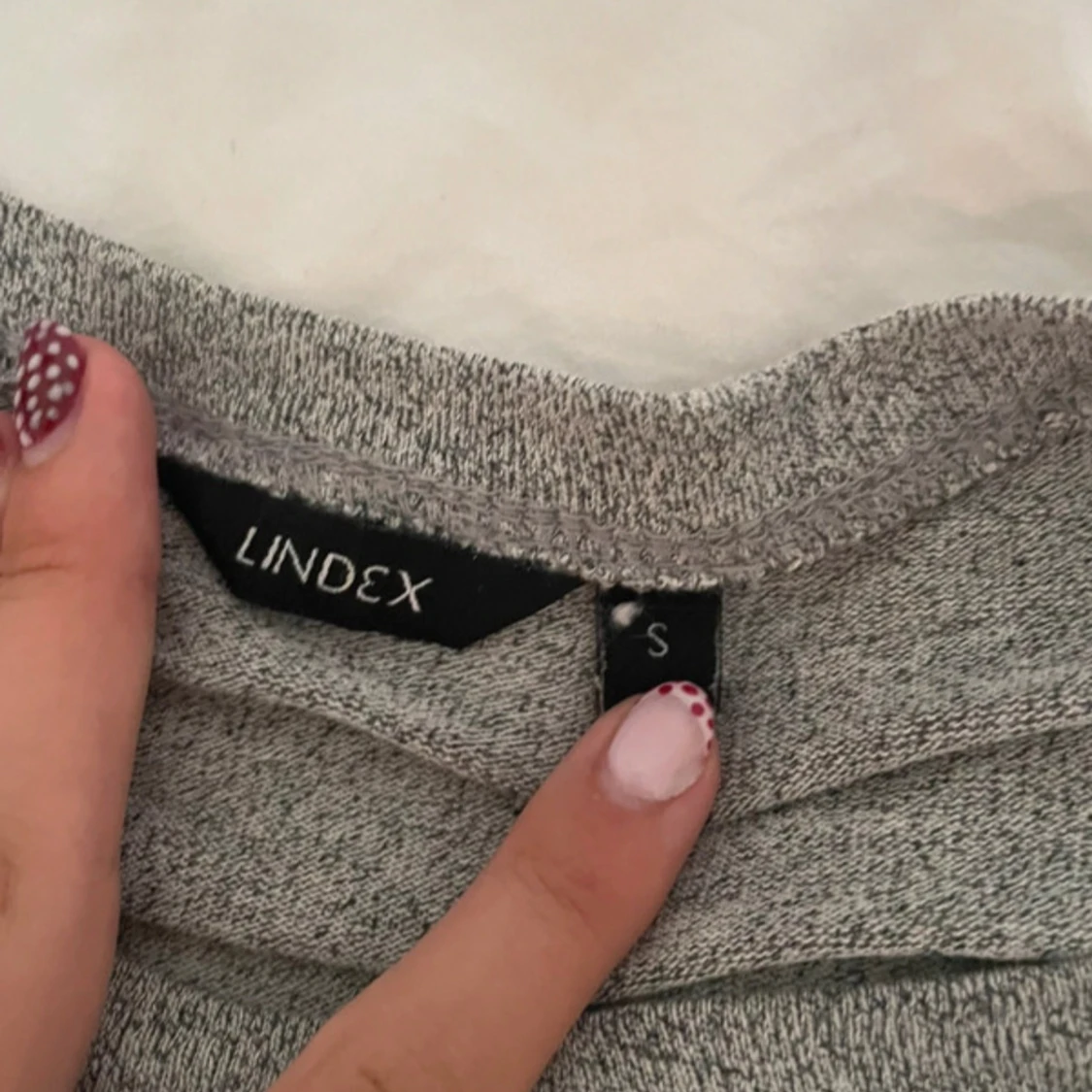 Grå långärmad tröja från Lindex - 1