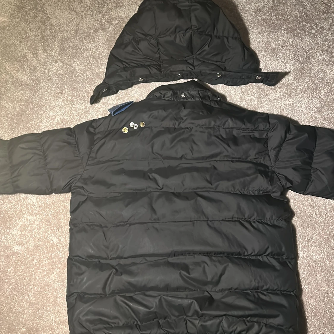 Svart pufferjacka från GANT med huva - 2