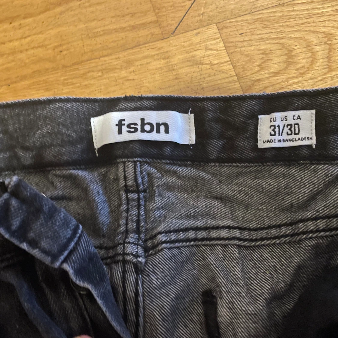 Svarta ripped jeans från FSBN - 2