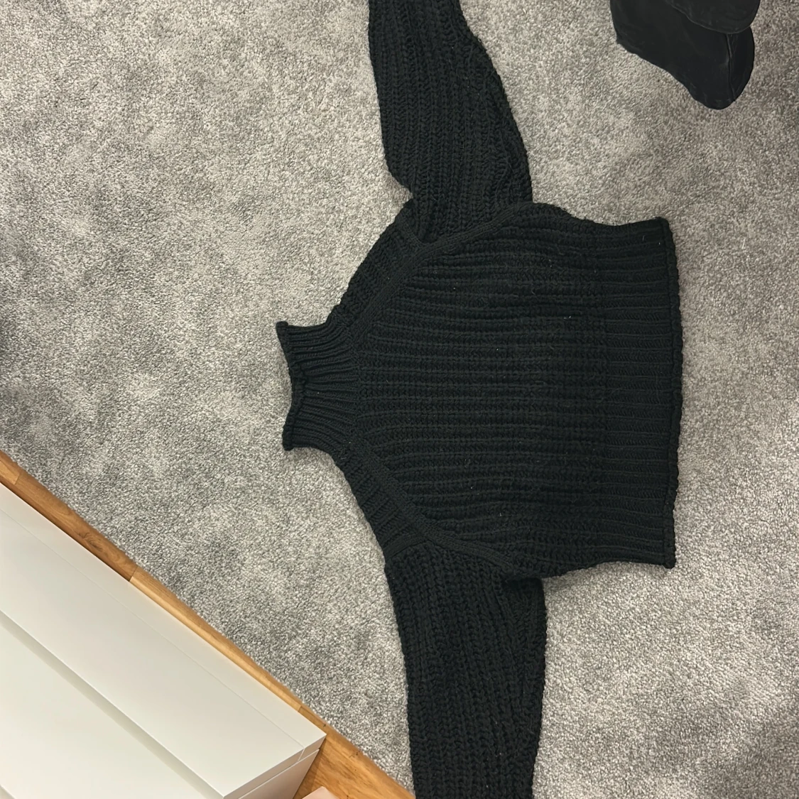 Svart stickad tröja från H&M XS