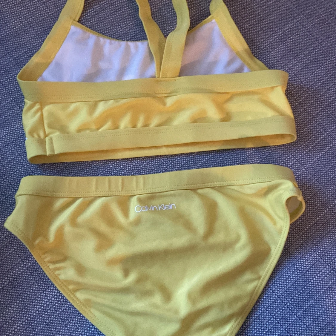 Gul bikini från Calvin Klein - 1
