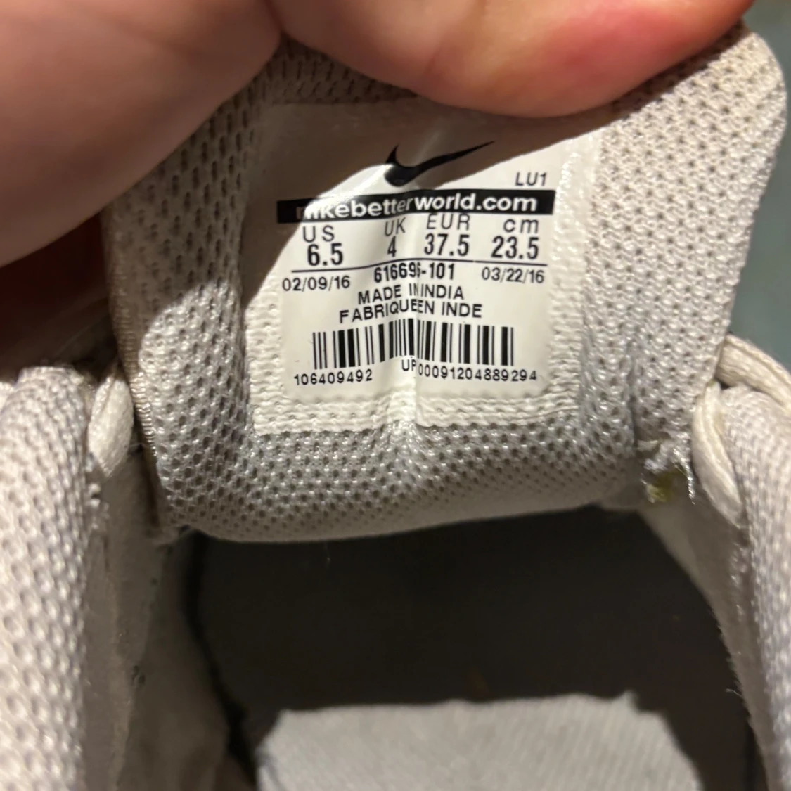 Nike T-Lite XI vita sneakers strl 37.5 - 2