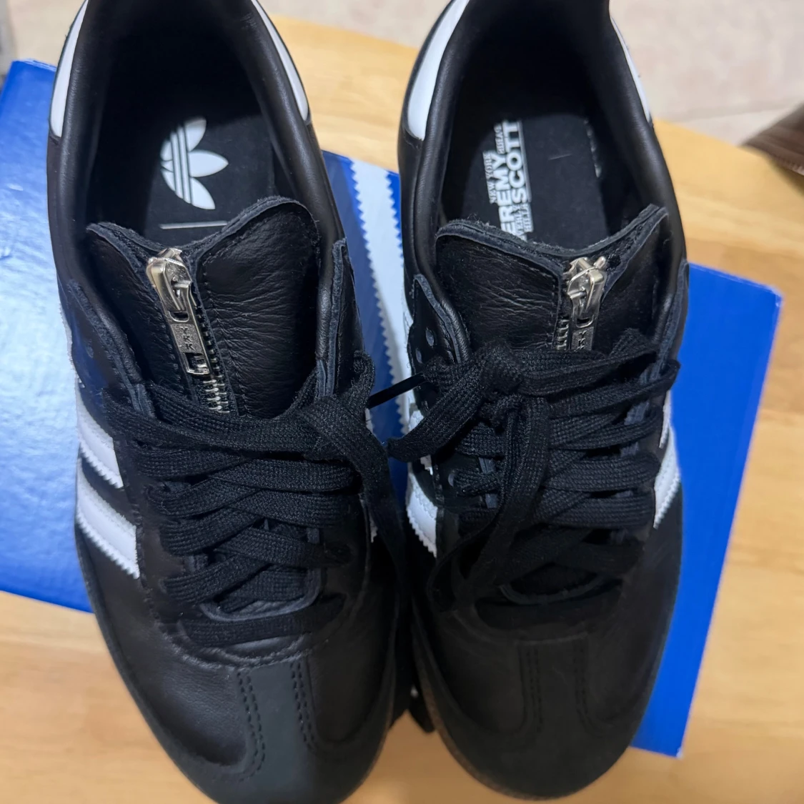 Adidas Samba svart/vit Jeremy Scott - 1