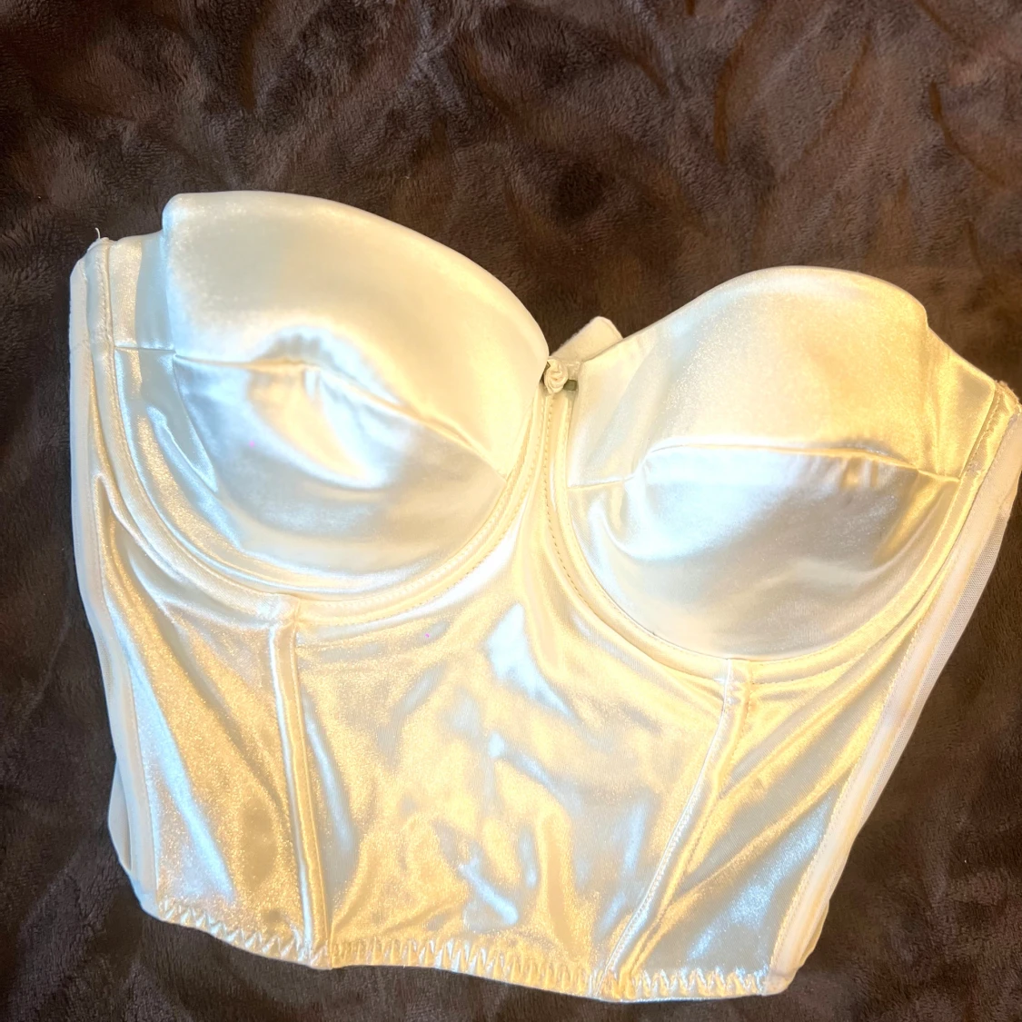 Champagnefärgad satin korsett