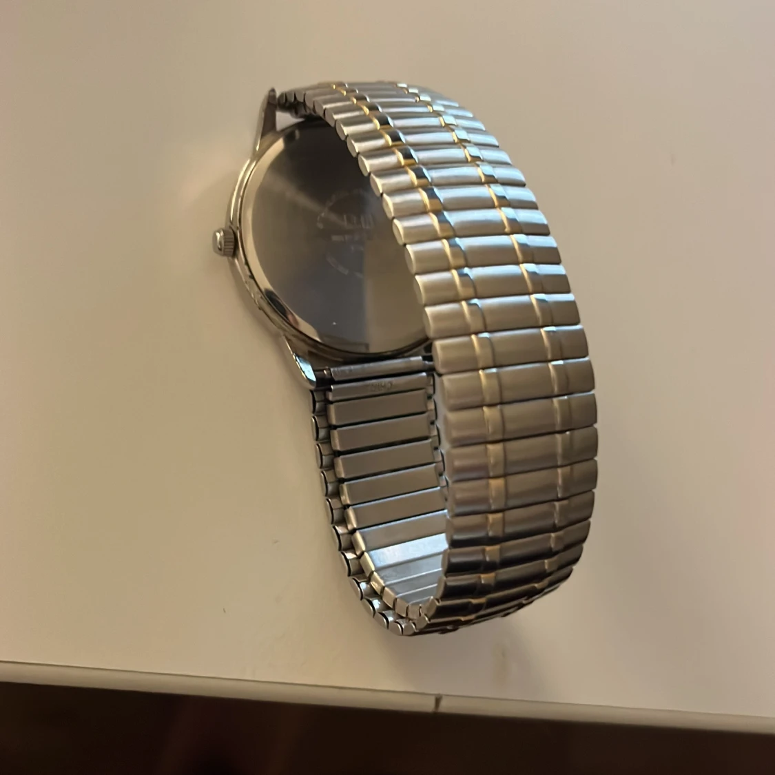 Q&Q silverfärgad armbandsklocka - 2