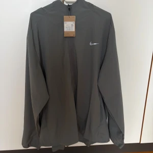 Nike PerformanceFORM - Vindjacka - smoke grey reflective silv -  Nike Performance FORM - Vindjacka - smoke grey reflective silv HELT NY  nypris 799kr