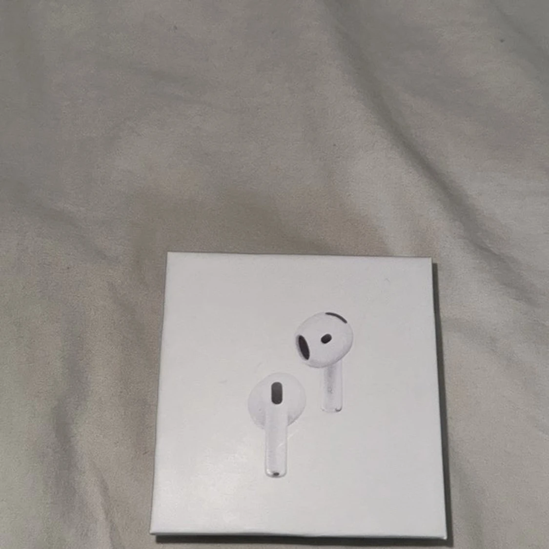 AirPods 4