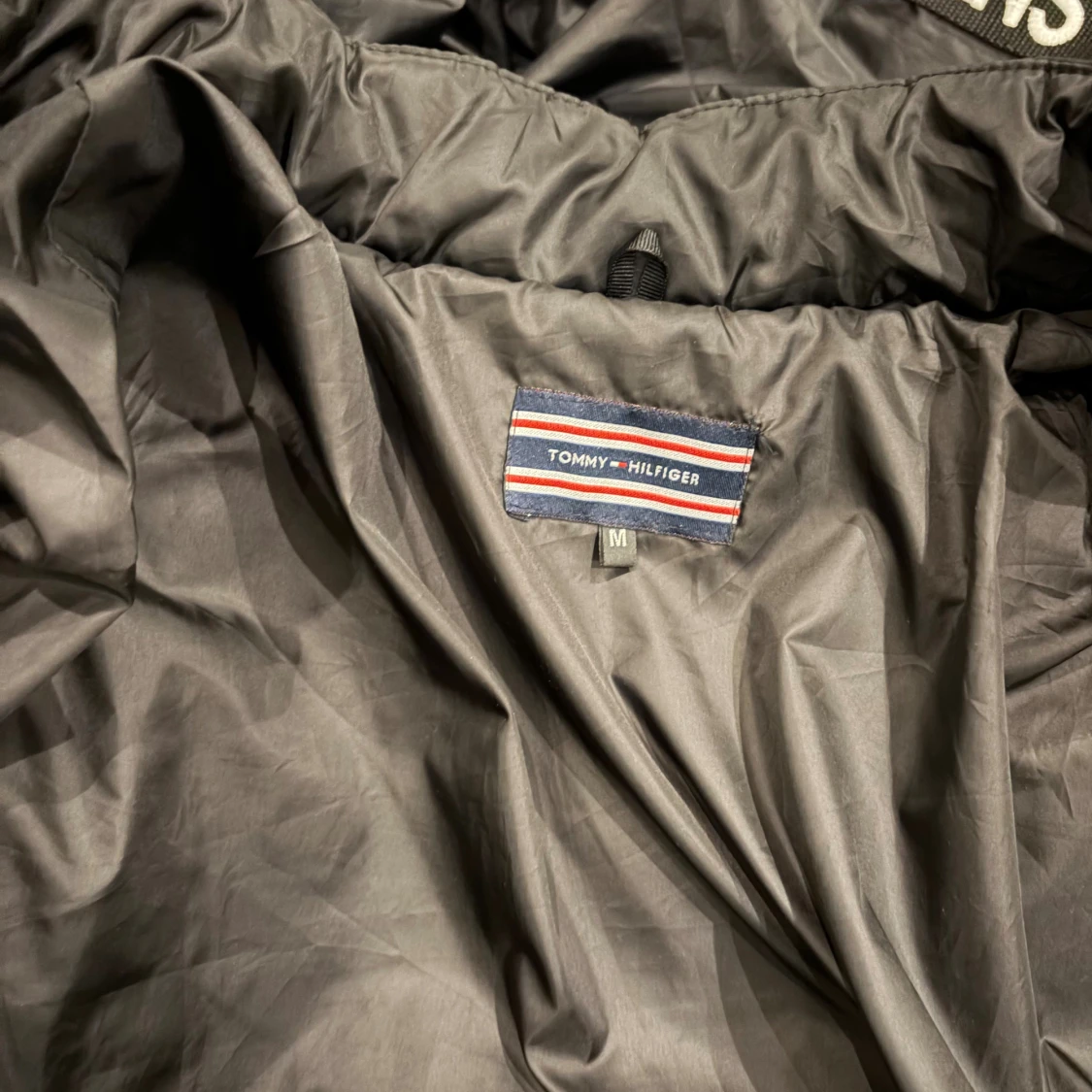 Svart pufferjacka Tommy Jeans M - 3