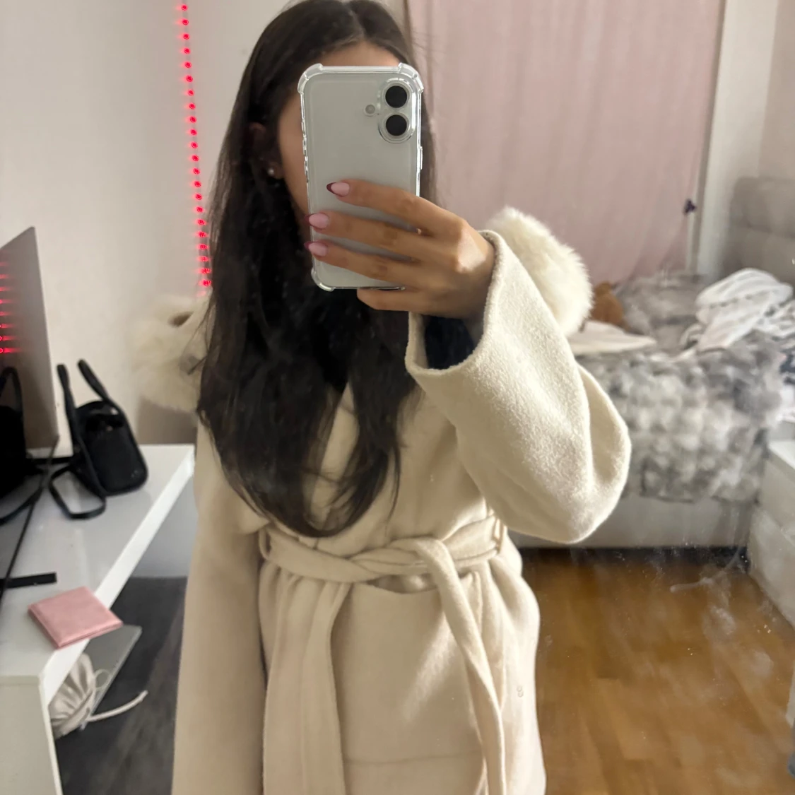 Beige kappa med päls huva - 3