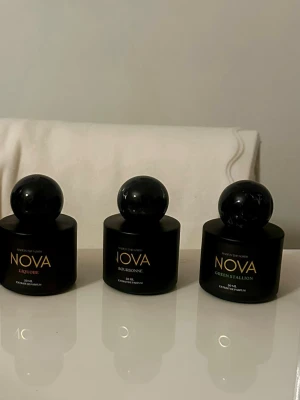 Tre parfymer från Nova Scents - Jag säljer tre fina dofter från Nova Scents först Liquore (angels share) Bourbone (tobacco vanille) Green Stallion (Greenly) alla skulle jag säga är 95% fulla