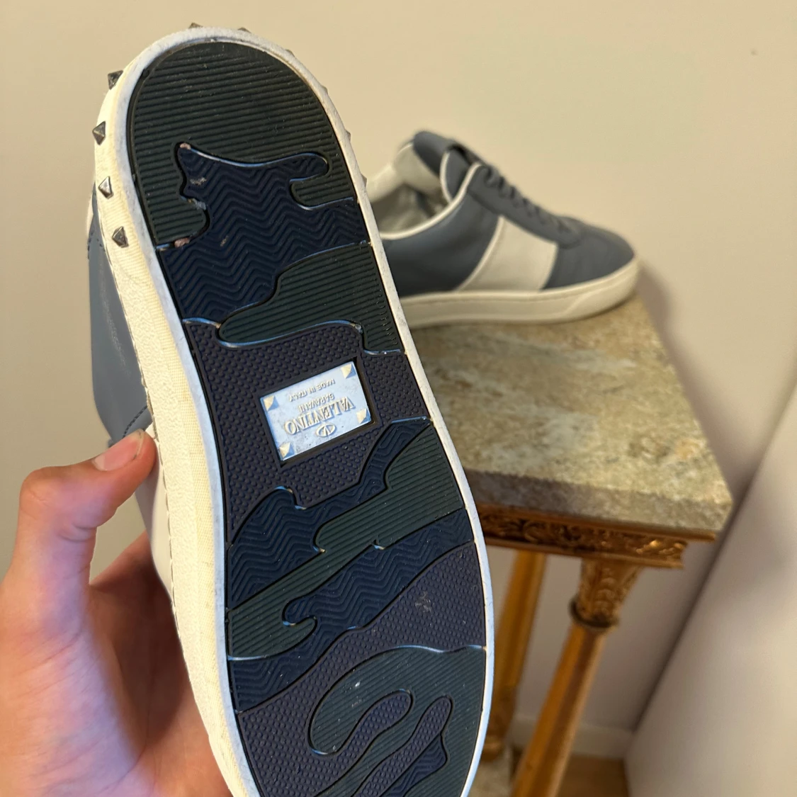 Valentino Garvani flycrew  - 2