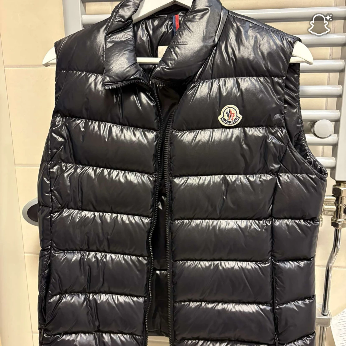  helt ny knappt använd äkta moncler väst för dam storlek