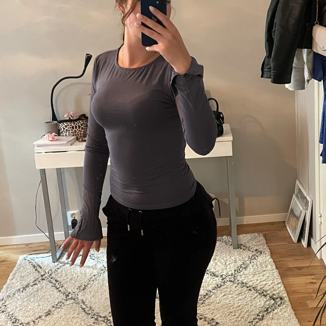 Mörkblå långärmad tröja - 1