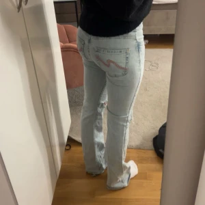 Nelly jeans  - Säljer dessa trendiga jeans från Nelly då de ej kommit till användning❤️