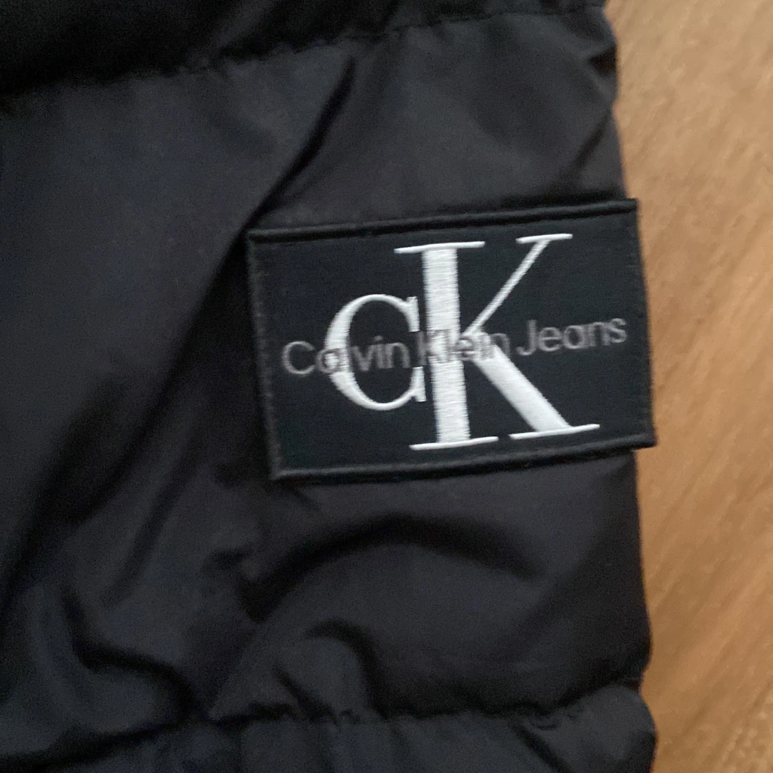 Svart pufferjacka från Calvin Klein Jeans - 1