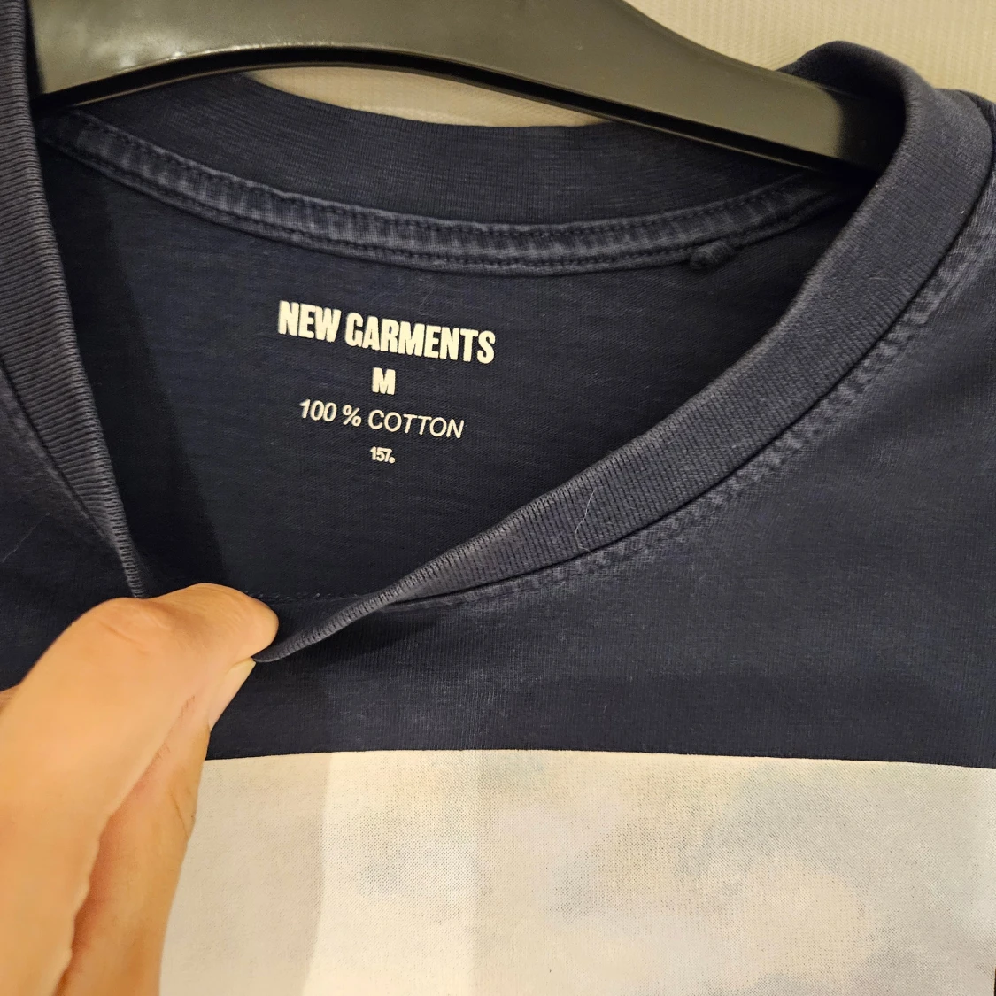 Mörkblå t-shirt med LA-print - 1