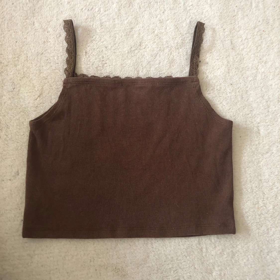 Brun ribbad linnetopp från H&M - 1