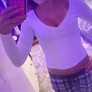 Gina tröja - Vit långärmad tröja från gina i storlek xxs. Jag har aldrig använt den den e som ny