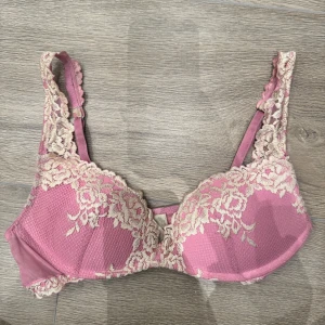 Intimissmi BH  - Supersöt rosa bh som inte kommer till användning💕