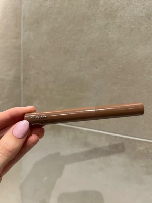 Caia fixing fiber brow gel - Öppnat förpackningen men såg att jag beställt fel färg.